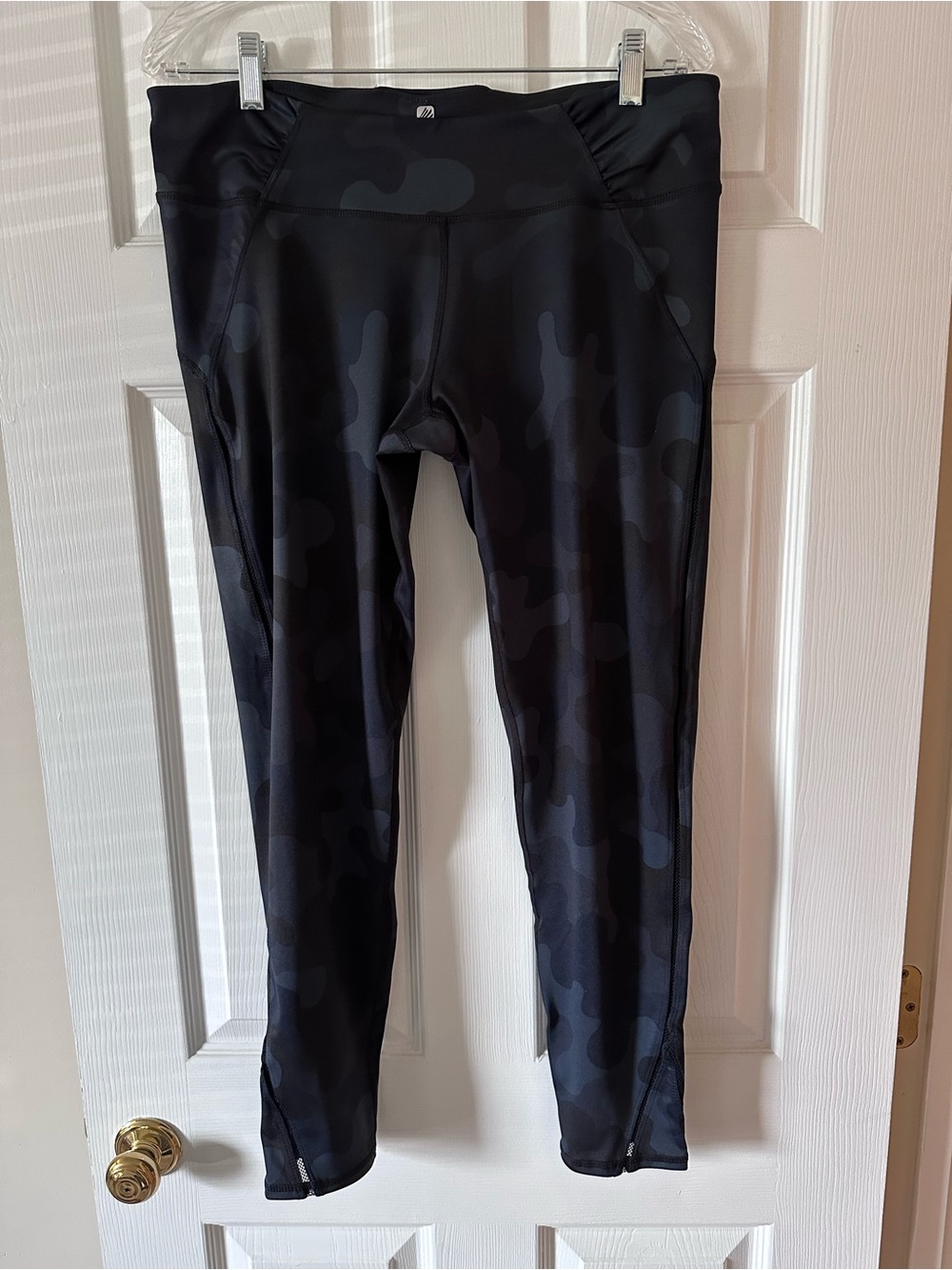 FREE2B Women's BlackNavy XL Camouflage High-Waist Active Leggings